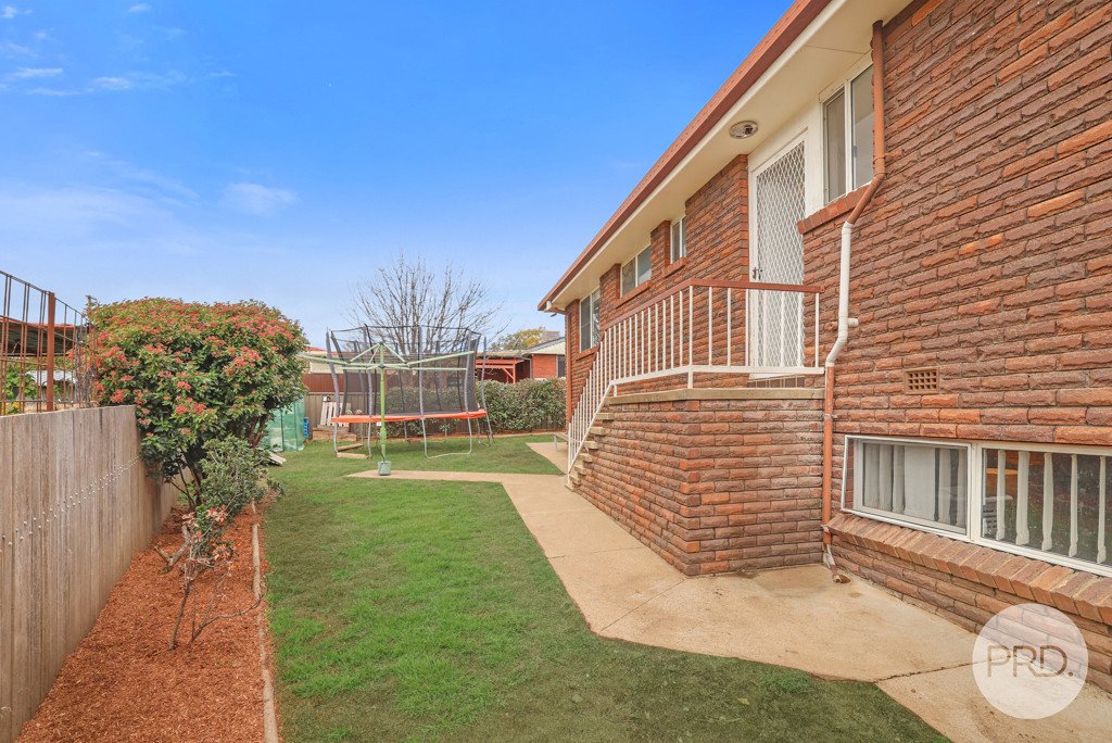 19 Kinarra Street TAMWORTH 12