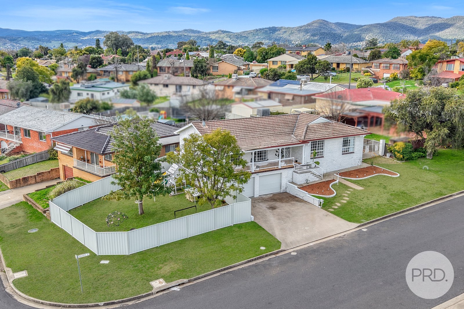 19 Kinarra Street TAMWORTH 4