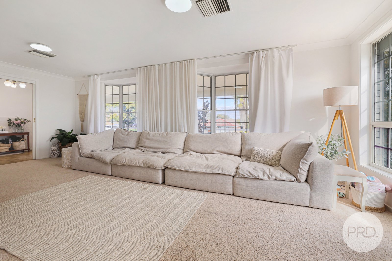 19 Kinarra Street TAMWORTH 11