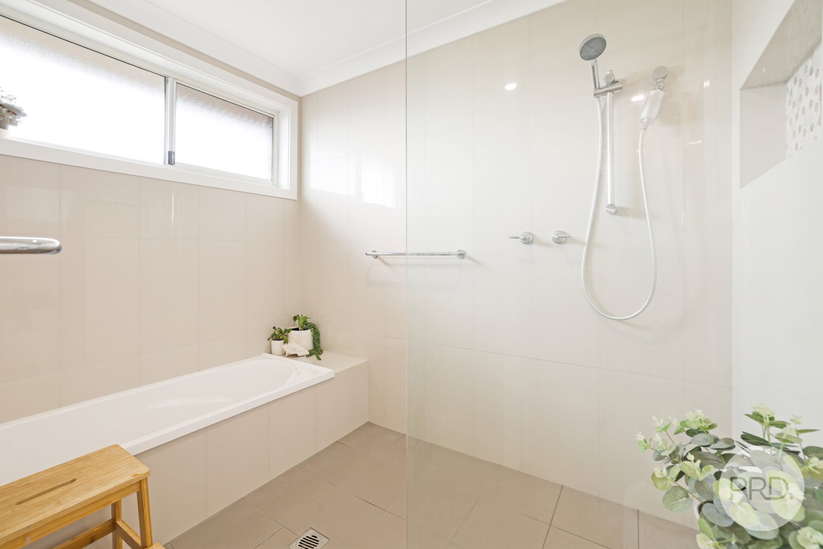 19 Kinarra Street TAMWORTH 18