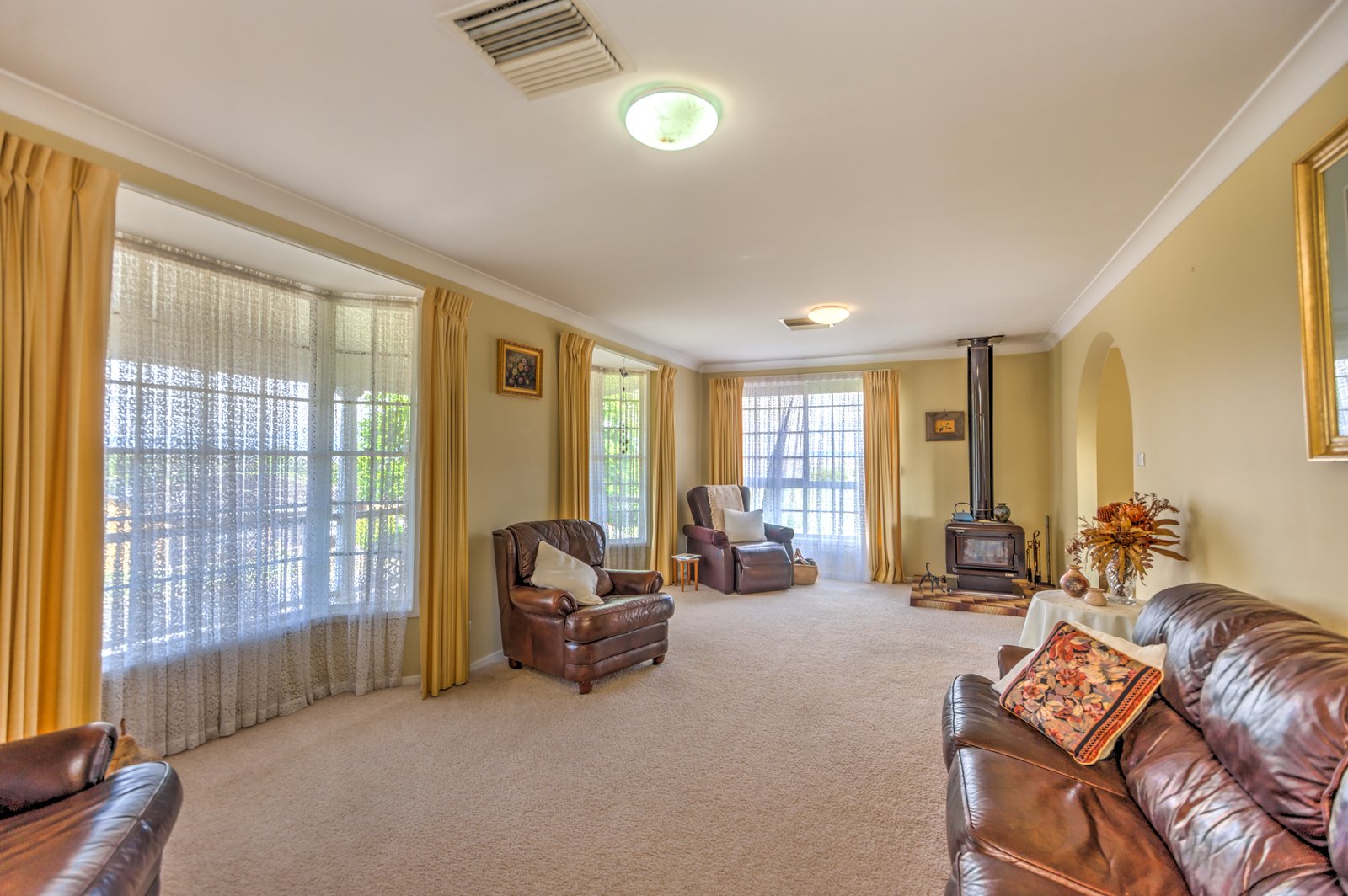 19 Kinarra Street TAMWORTH 2