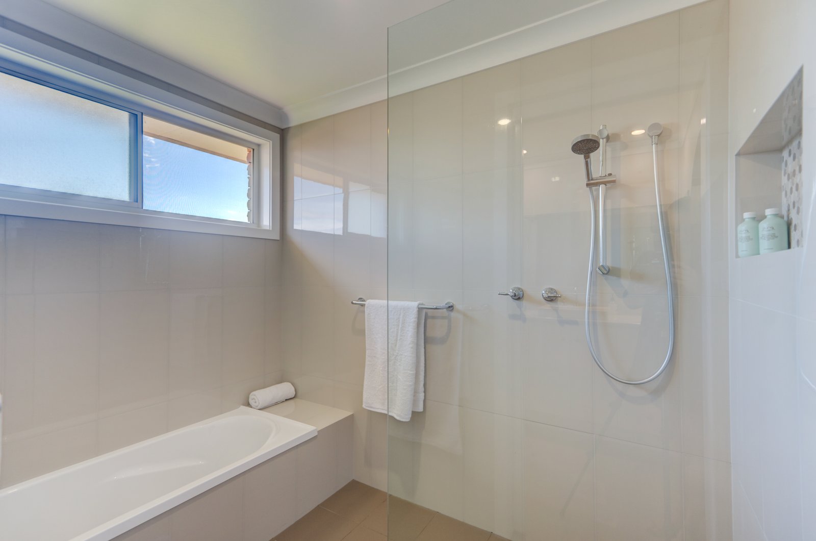 19 Kinarra Street TAMWORTH 6