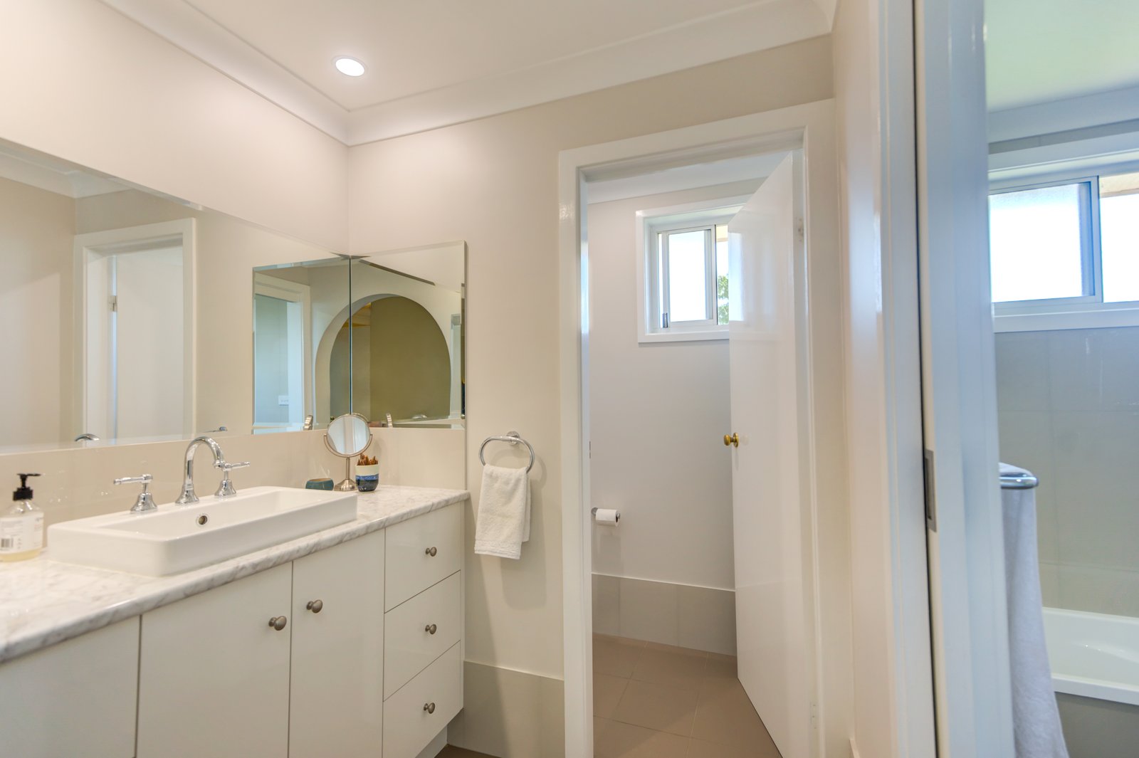 19 Kinarra Street TAMWORTH 7