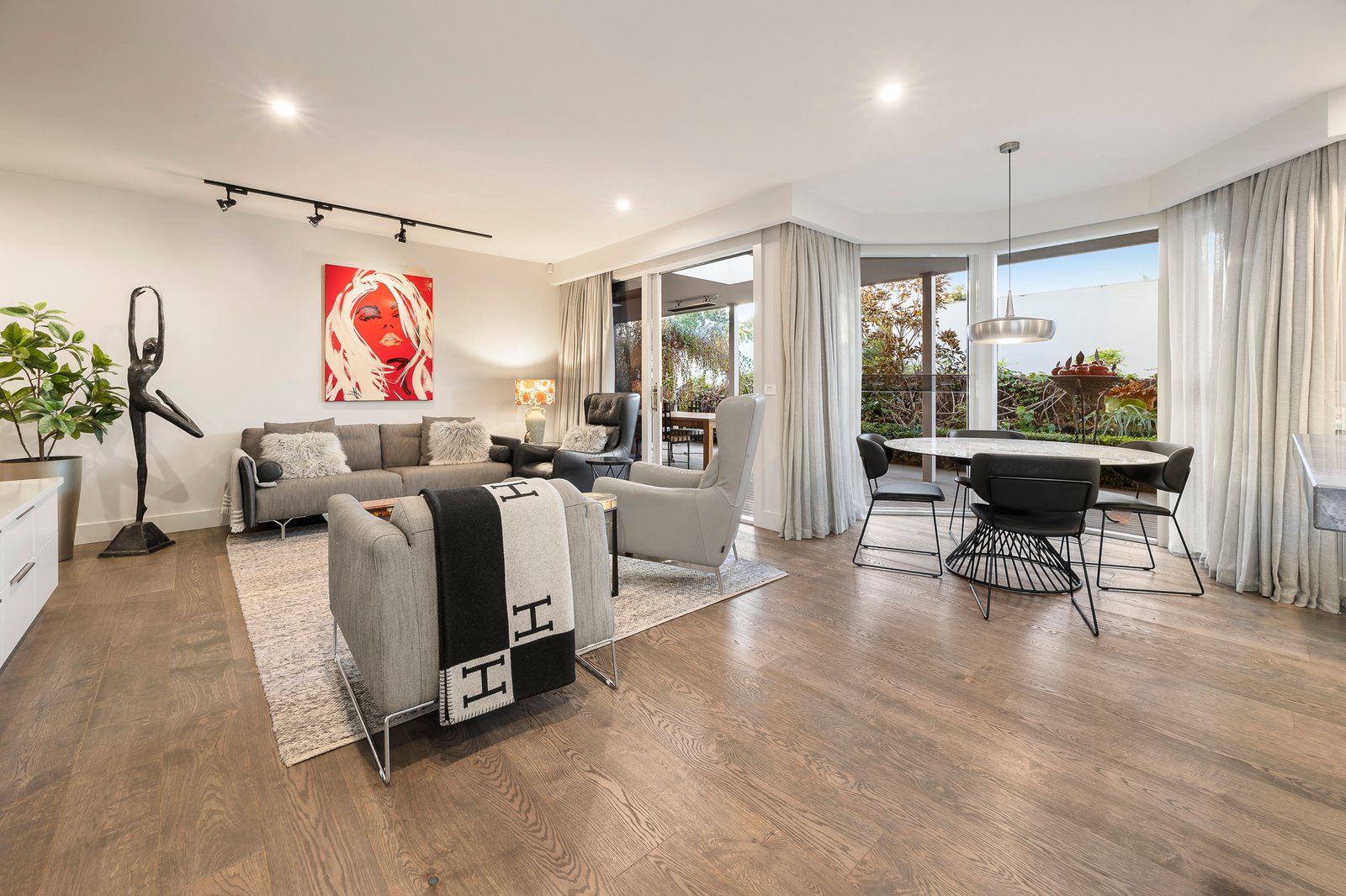Gallery: 19 Laburnum Street