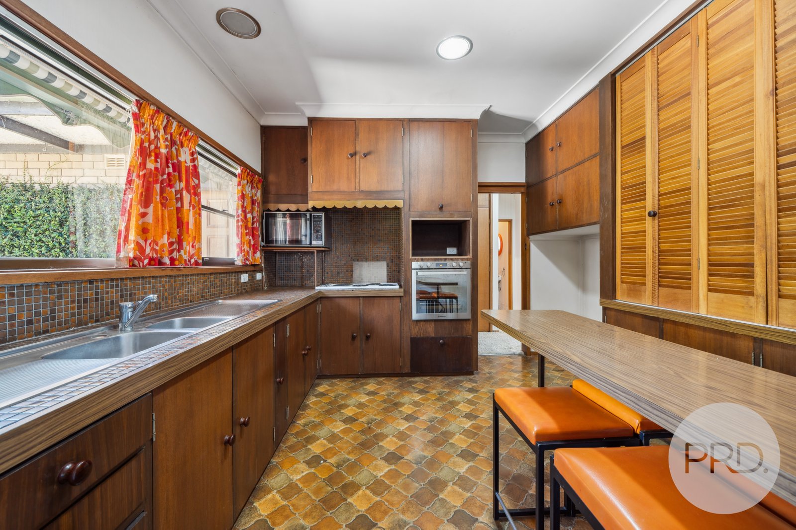 19 Lakeside Drive LAKE ALBERT 6