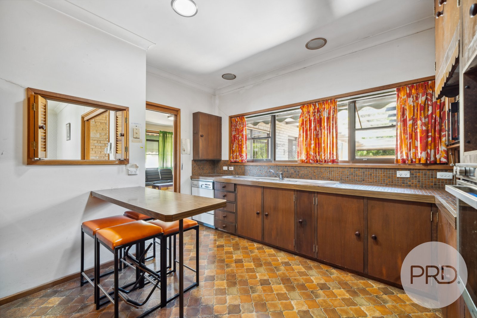 19 Lakeside Drive LAKE ALBERT 7