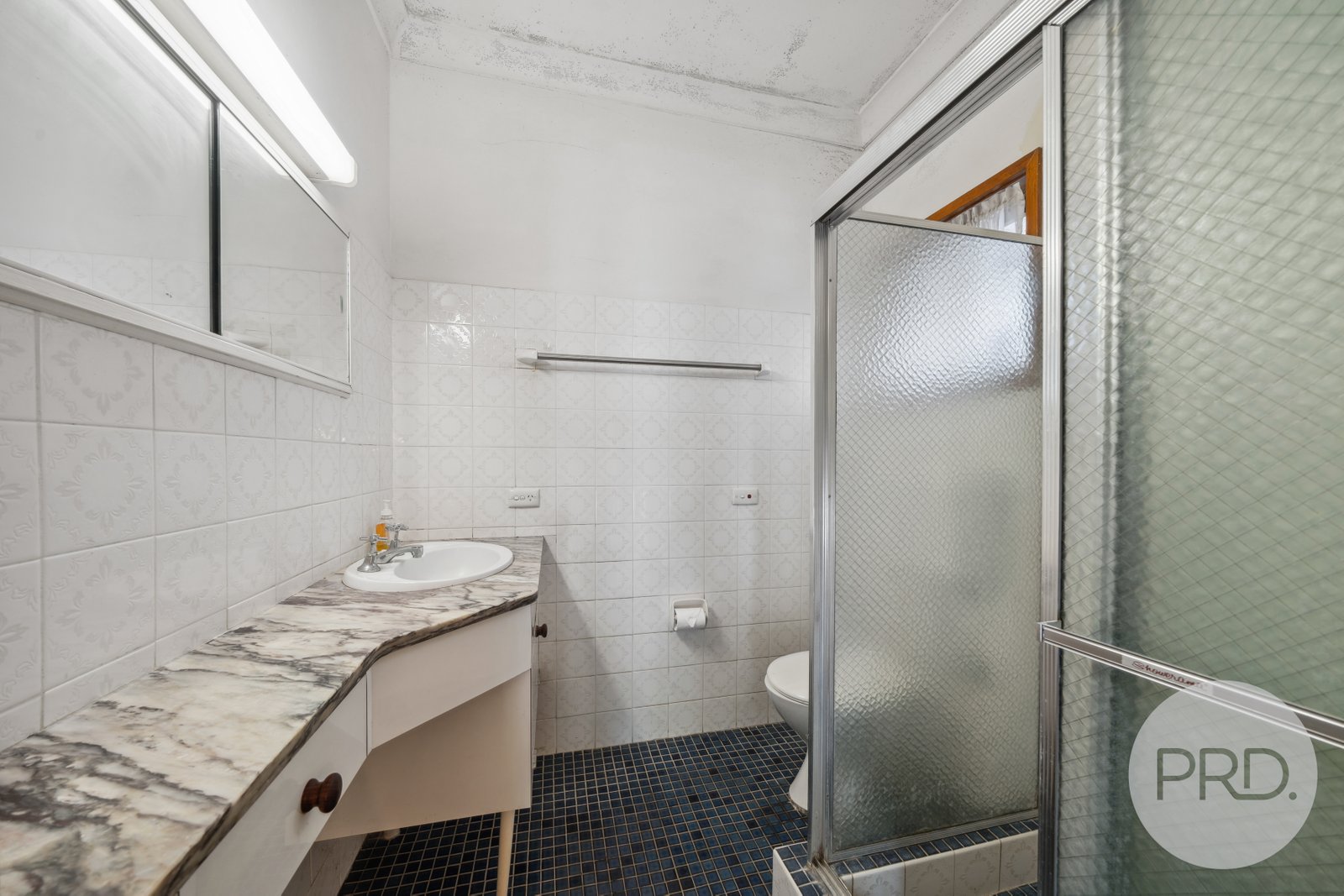 19 Lakeside Drive LAKE ALBERT 12