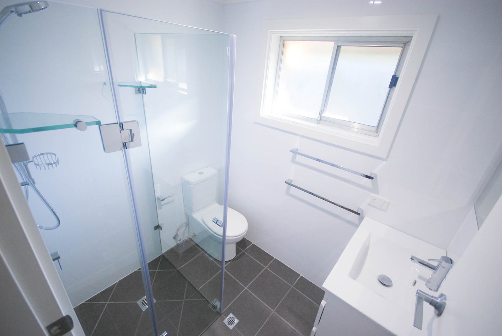 1/9 Lampe Avenue WAGGA WAGGA 3