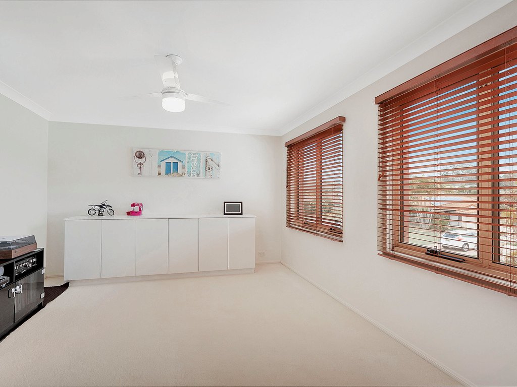 19 Lanai Drive BURLEIGH WATERS 12