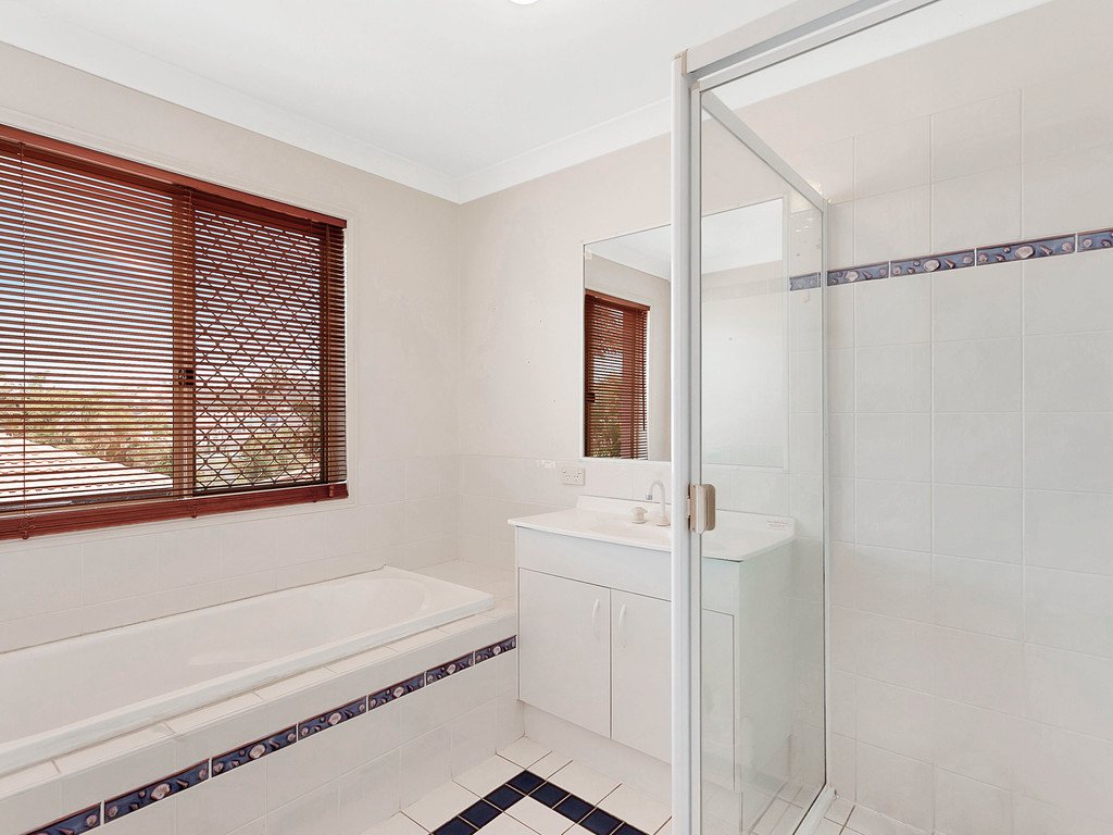 19 Lanai Drive BURLEIGH WATERS 17