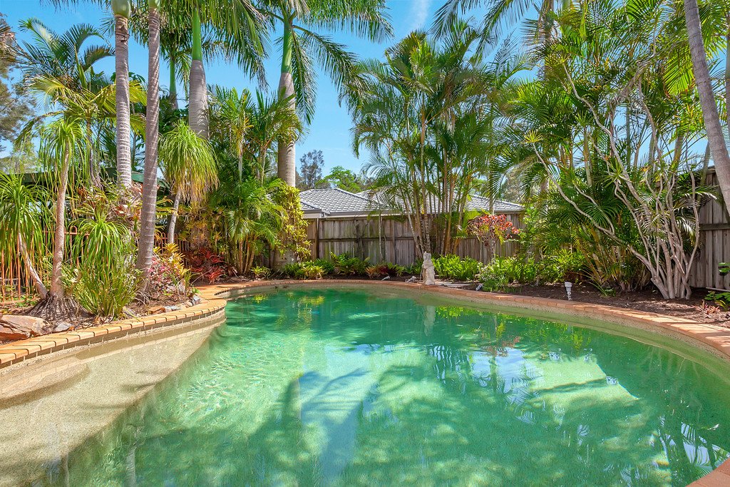 19 Lanai Drive BURLEIGH WATERS 19