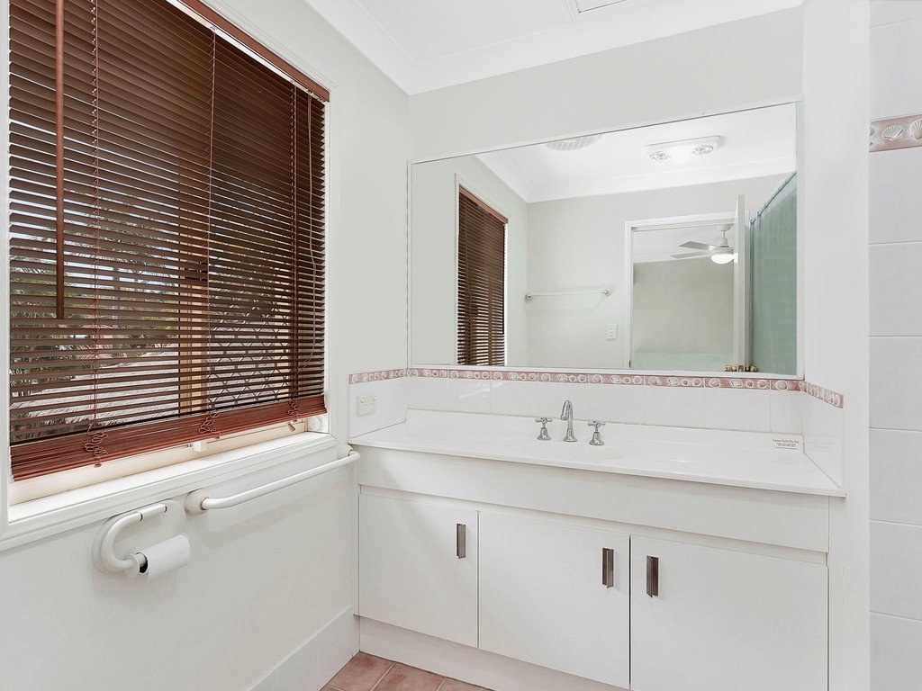 19 Lanai Drive BURLEIGH WATERS 8