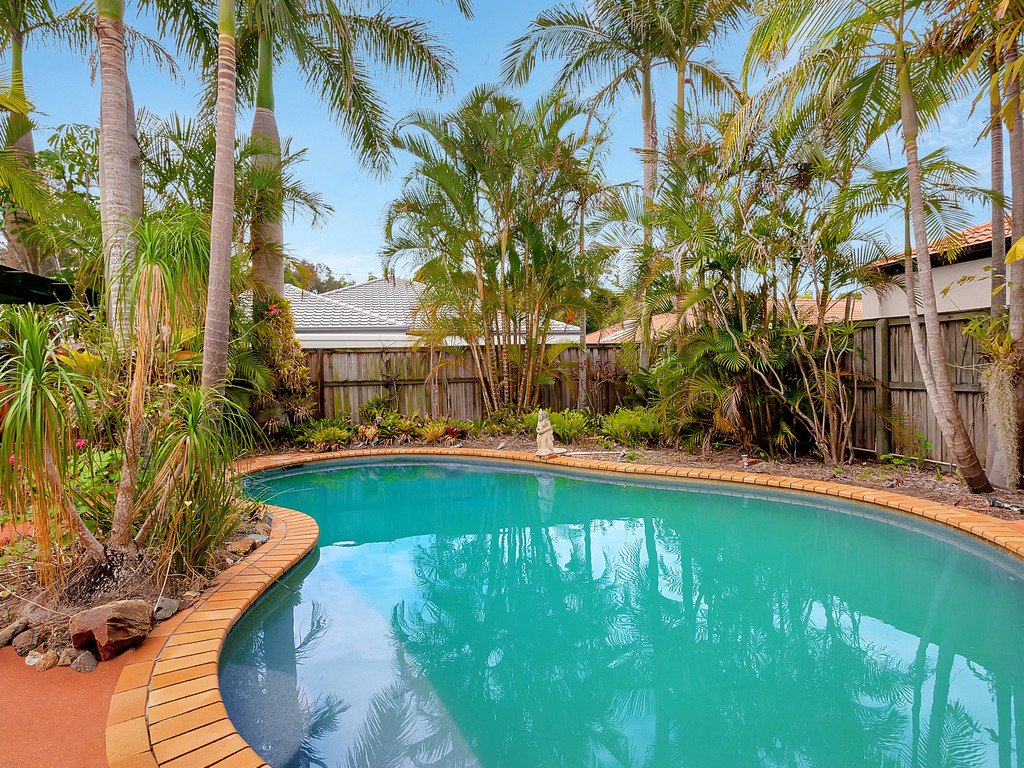 19 Lanai Drive BURLEIGH WATERS 18