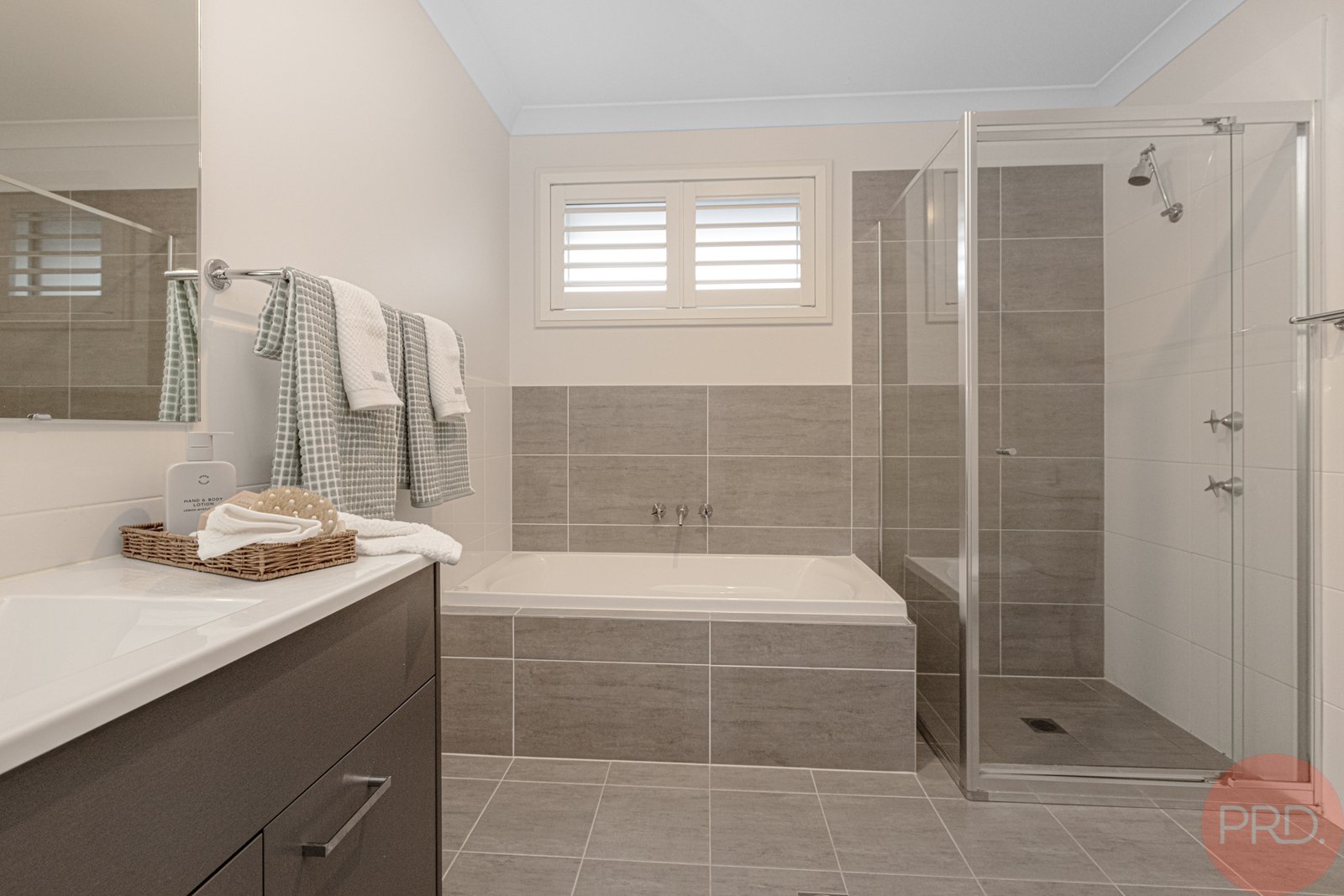 19 Lancaster Street THORNTON 16