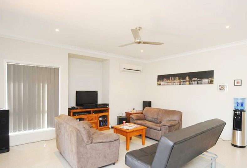 19 Larcom Rise WEST GLADSTONE 6