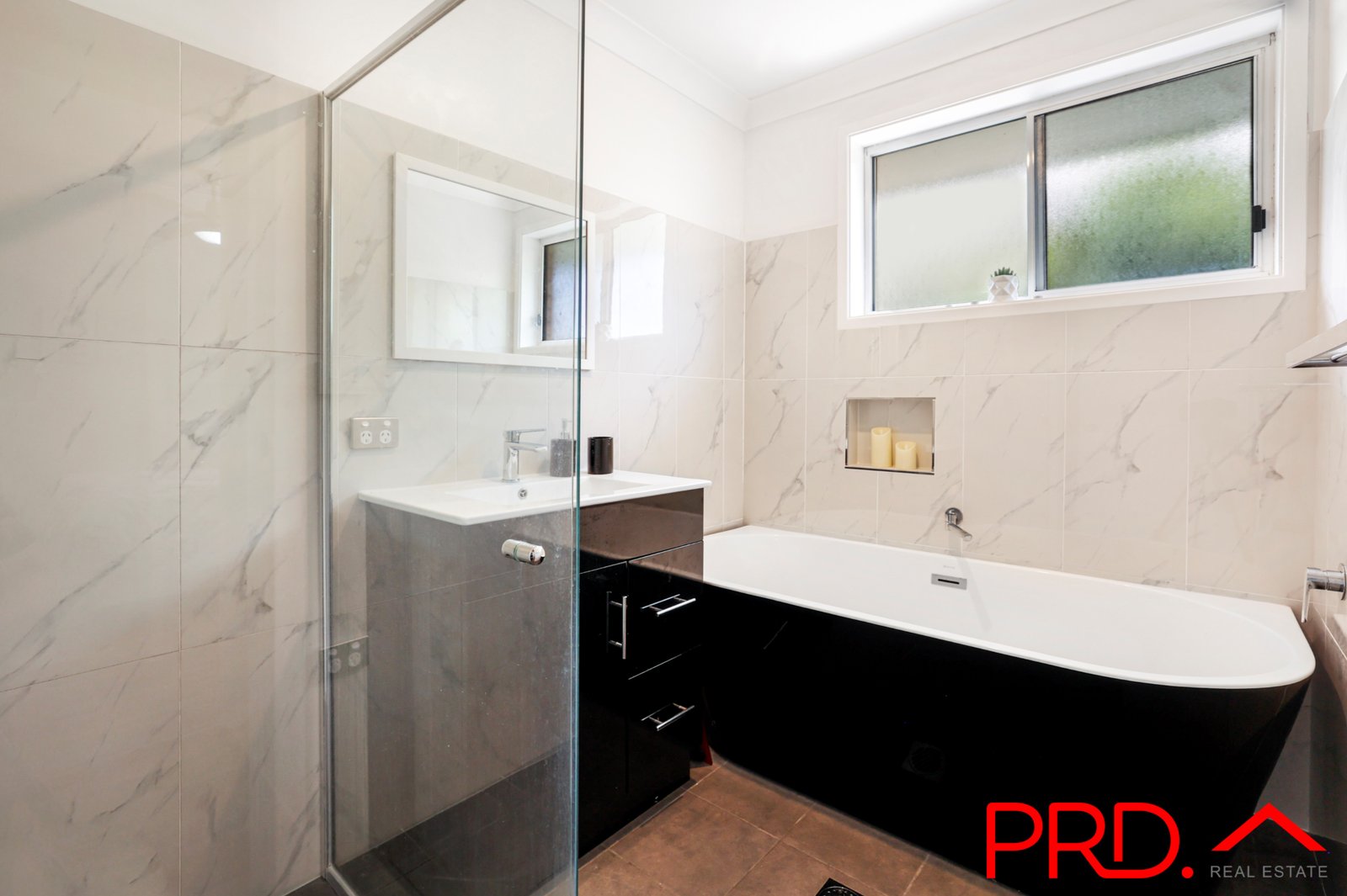 19 Lawson Place TAMWORTH 4