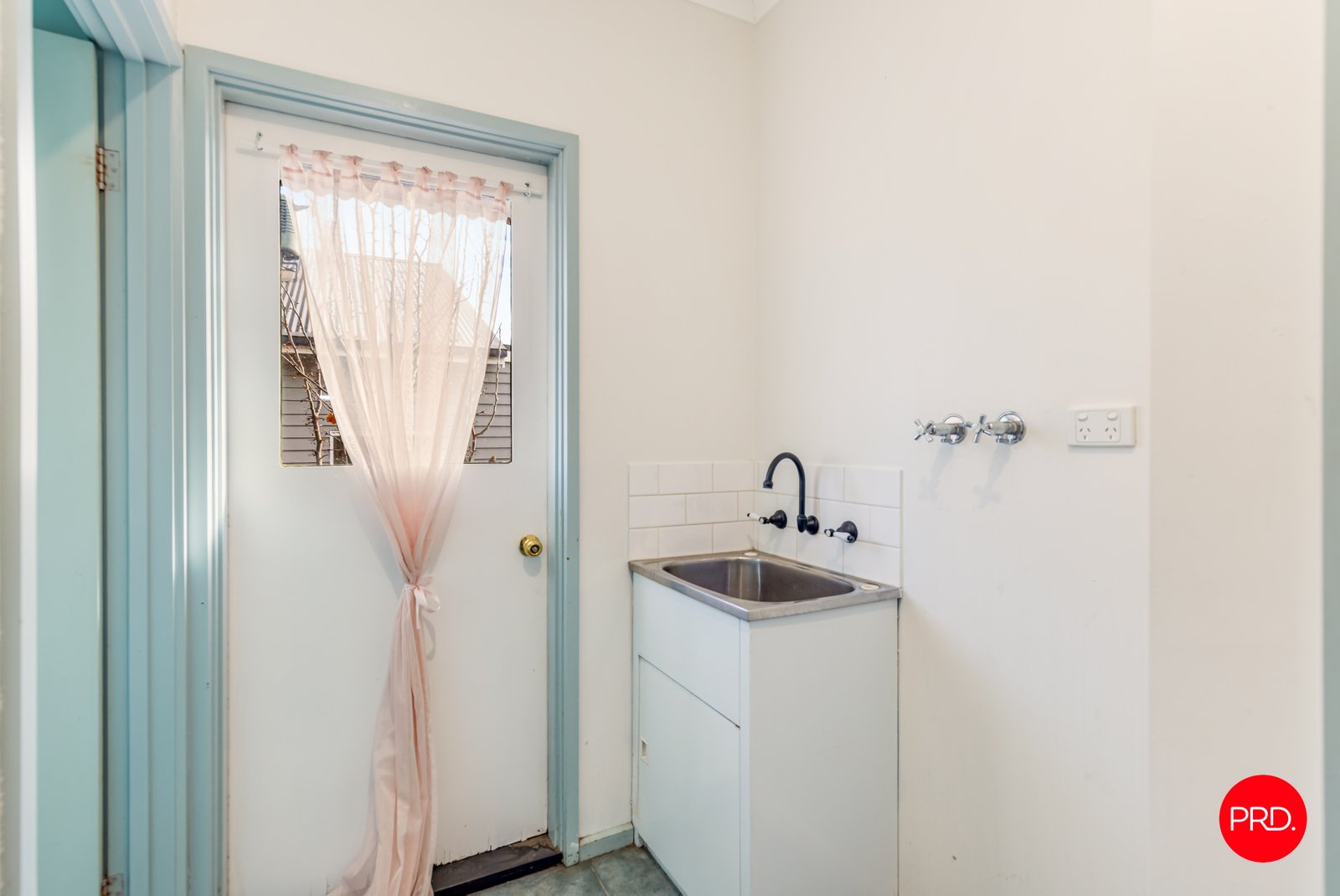19 Ligar Street KENNINGTON 9