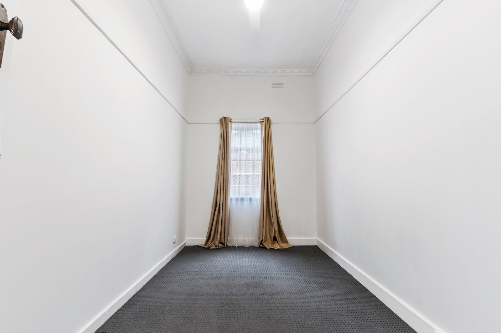 19 Lowe Street KANGAROO FLAT 8