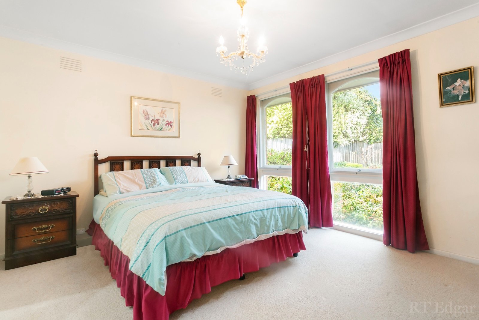 Real Estate and Property in 19 Loxley Court, Doncaster East, VIC