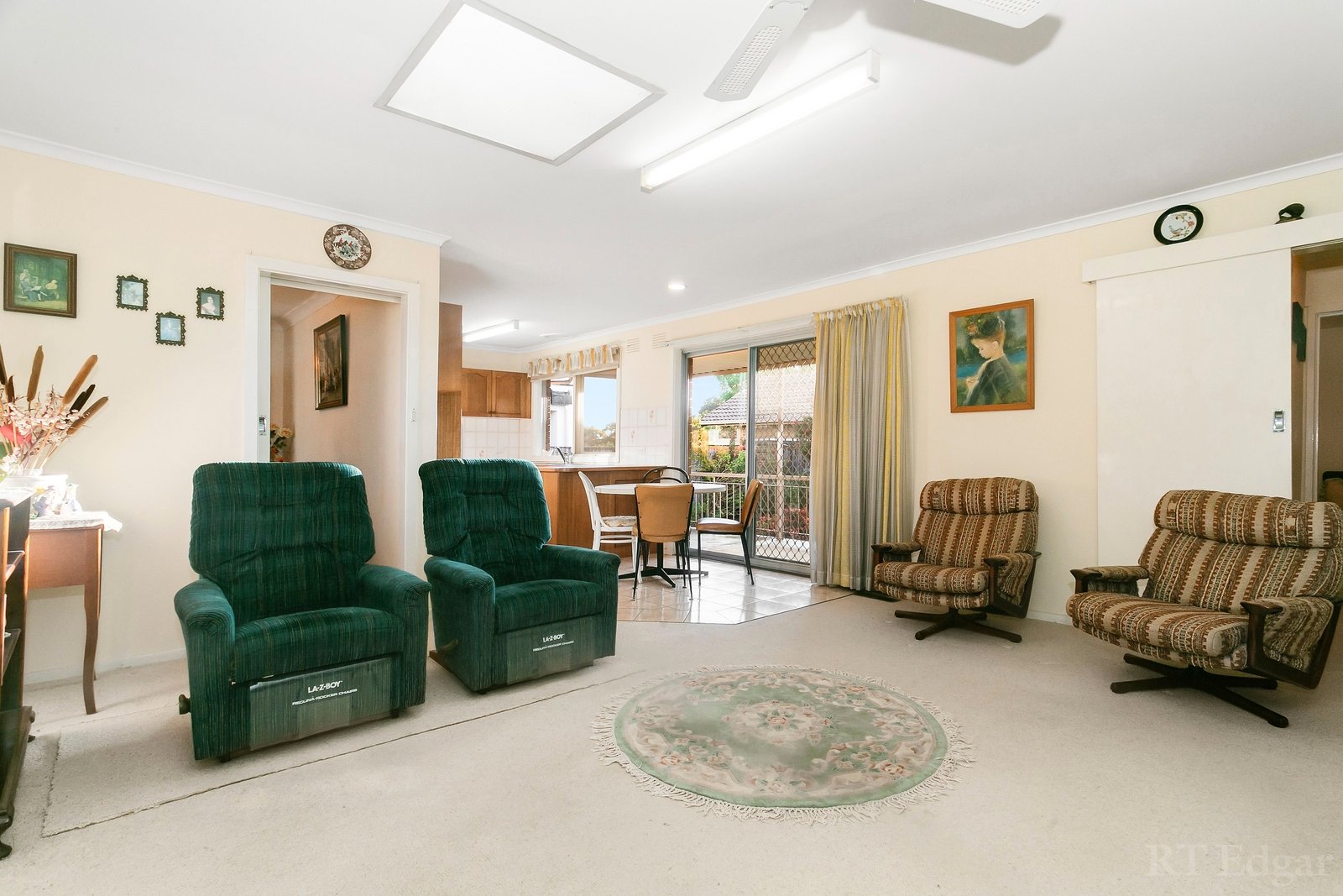 Real Estate and Property in 19 Loxley Court, Doncaster East, VIC