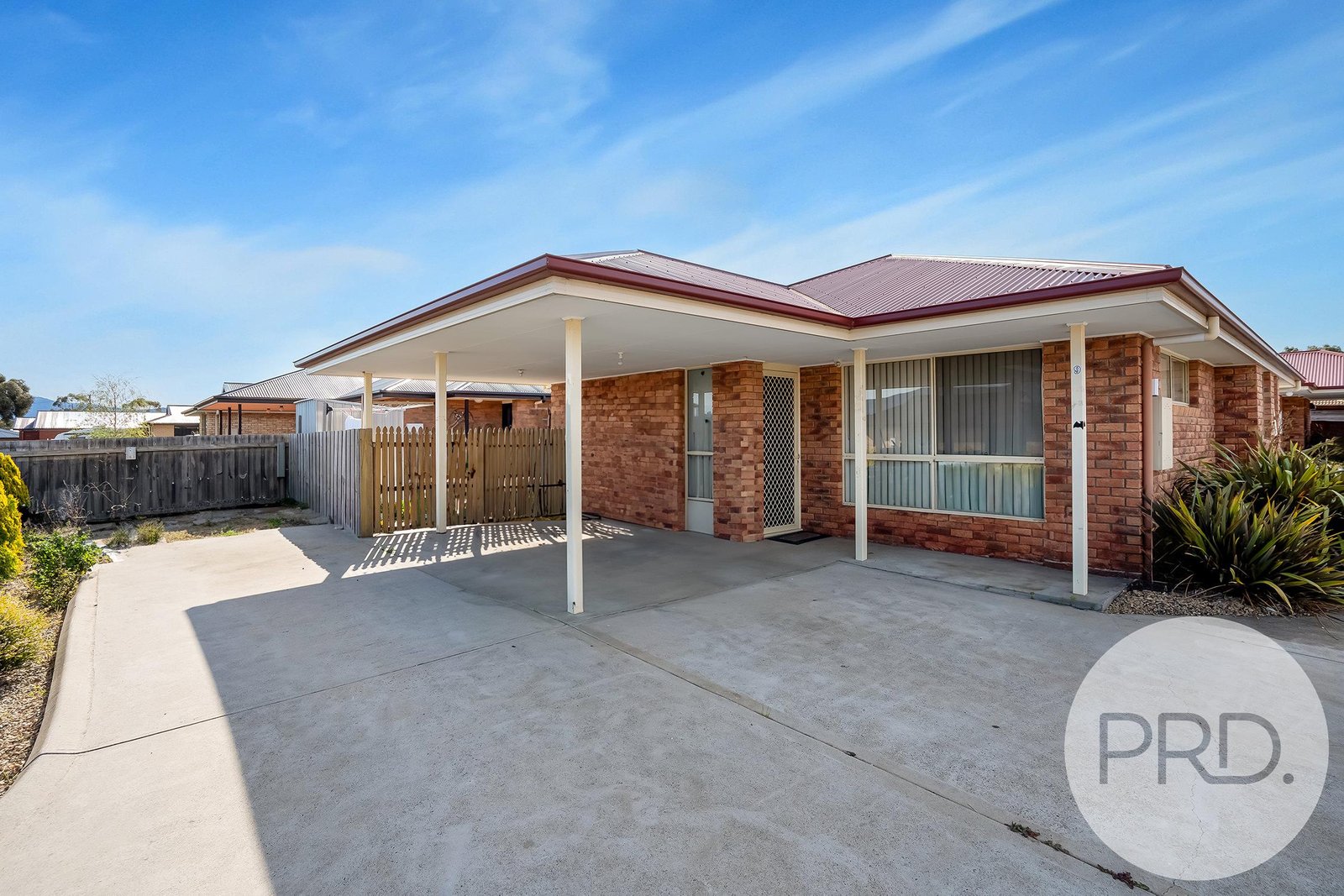 1/9 Lucas Place BRIGHTON 2