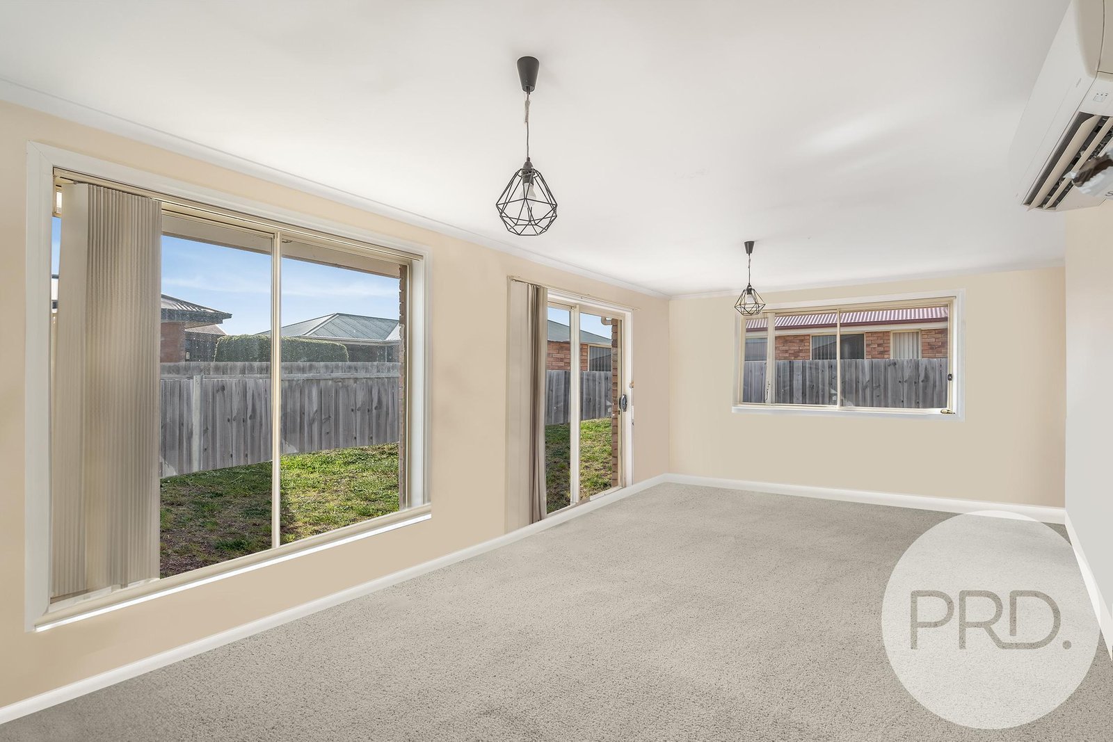 1/9 Lucas Place BRIGHTON 4