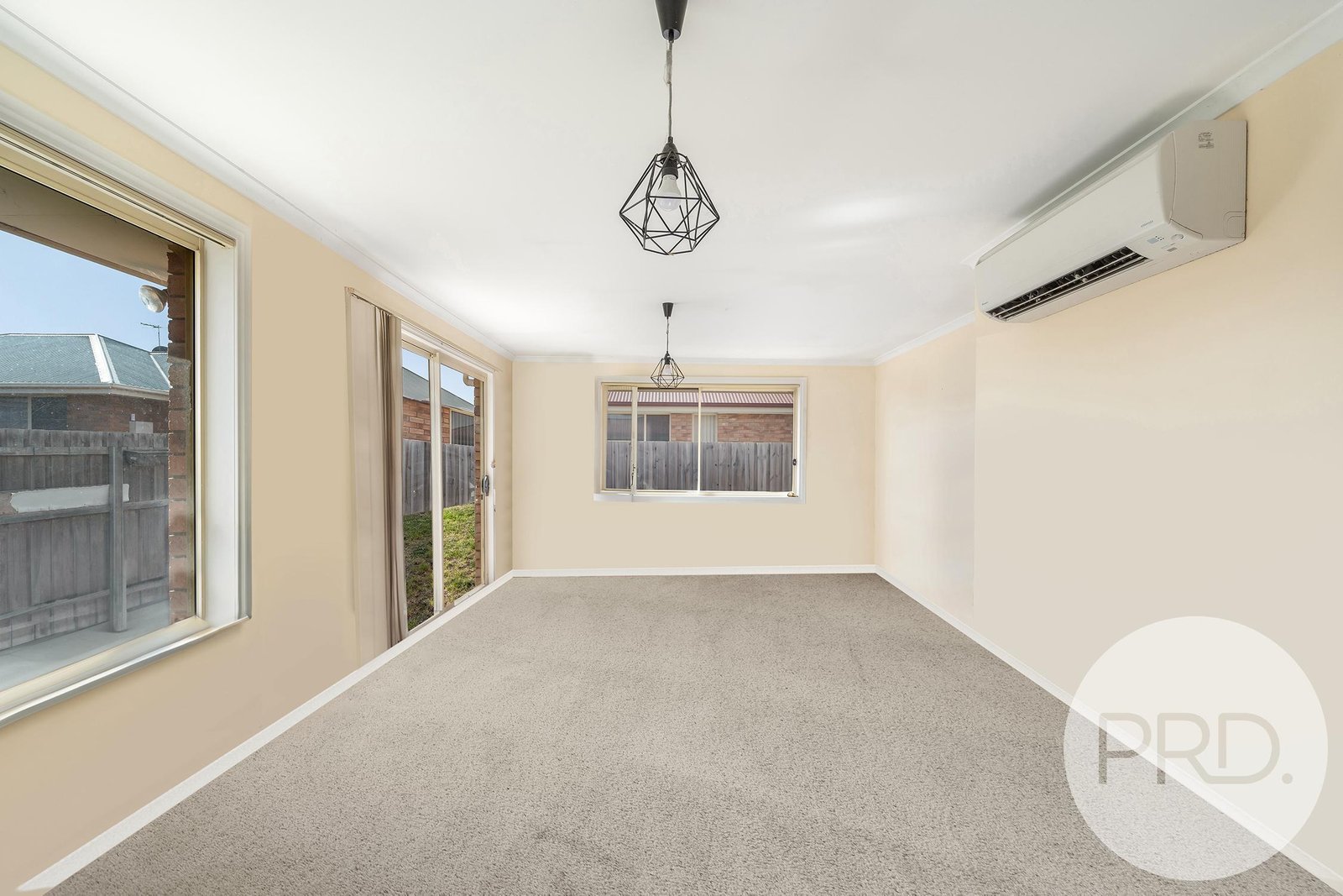 1/9 Lucas Place BRIGHTON 5