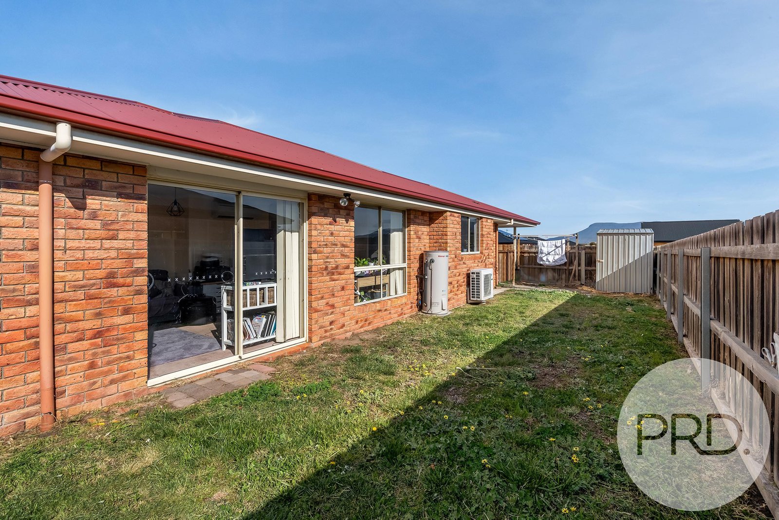 1/9 Lucas Place BRIGHTON 11