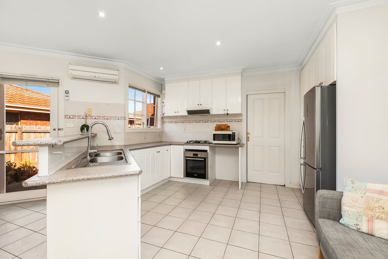 Real Estate and Property in 1/9 MacGowan Avenue, Glen Huntly, VIC