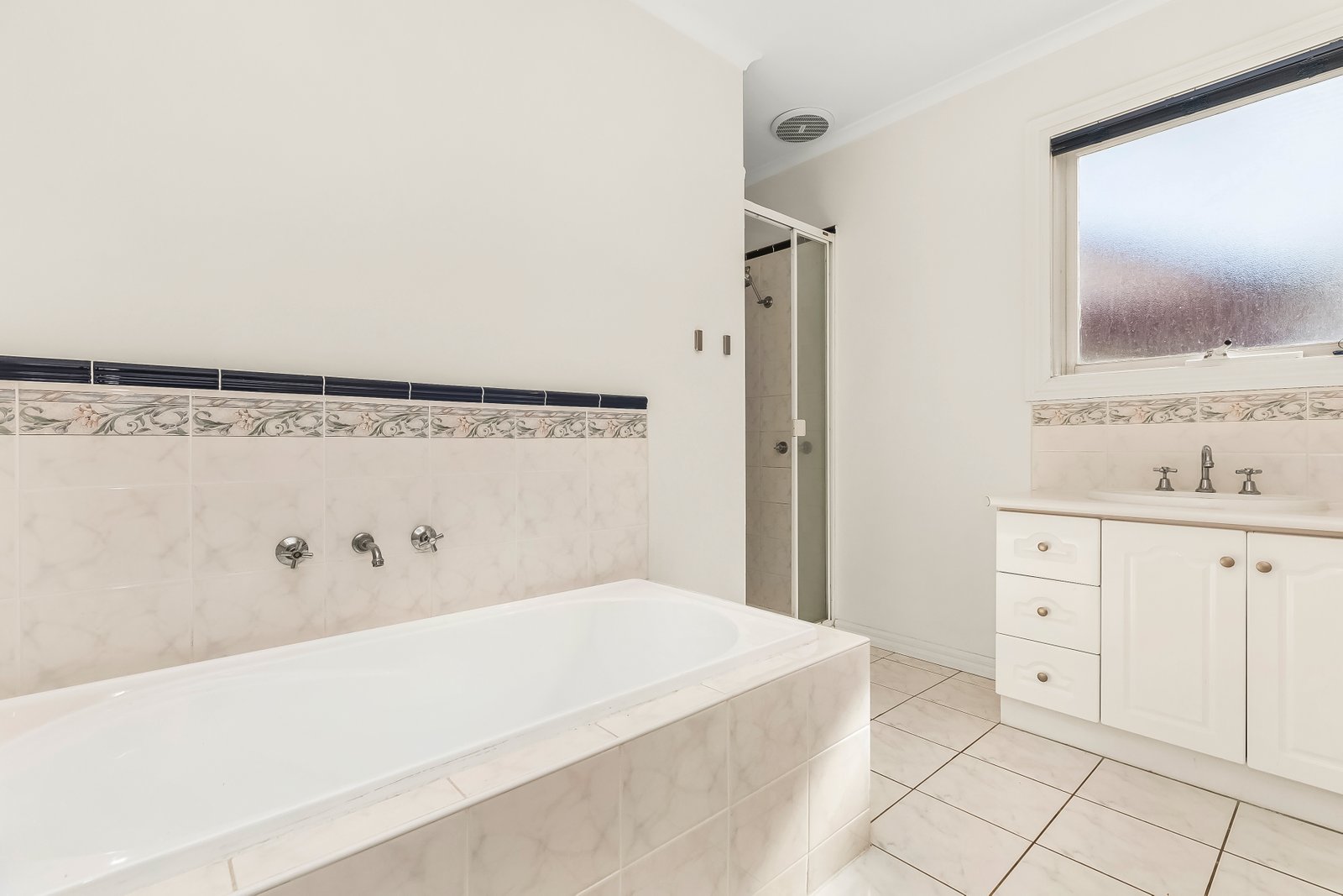 Real Estate and Property in 1/9 MacGowan Avenue, Glen Huntly, VIC