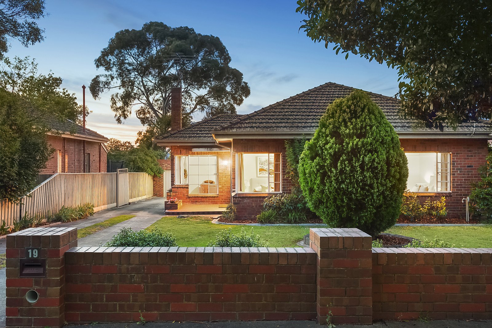 19 Magnolia Road, Ivanhoe VIC 3079