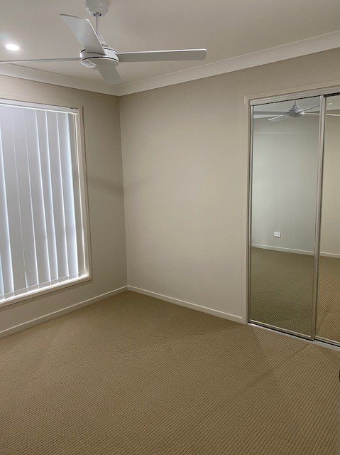 1/9 Maidford Street Thornton 8