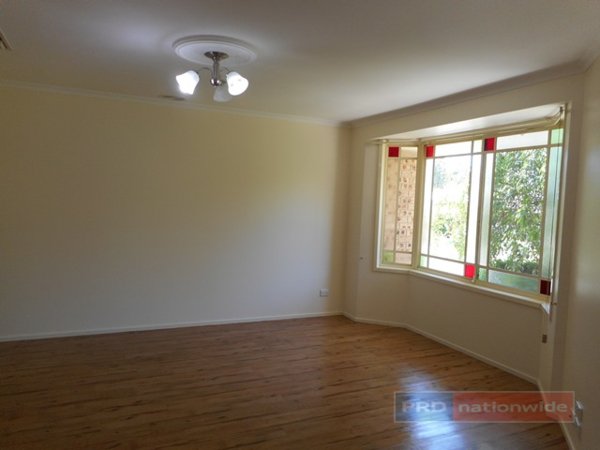 19 Martin Place TUMUT 6