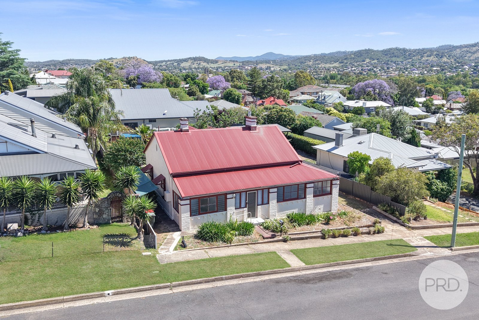 19 Mathews Street TAMWORTH 2