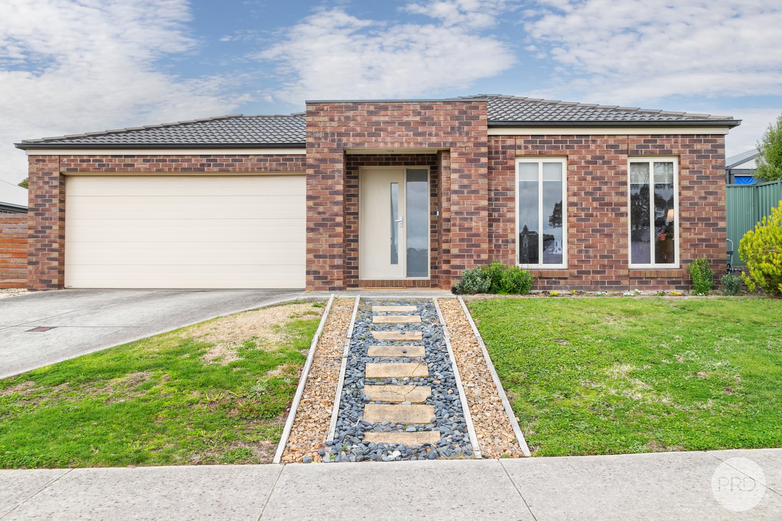 19 Middlin Street BROWN HILL 1