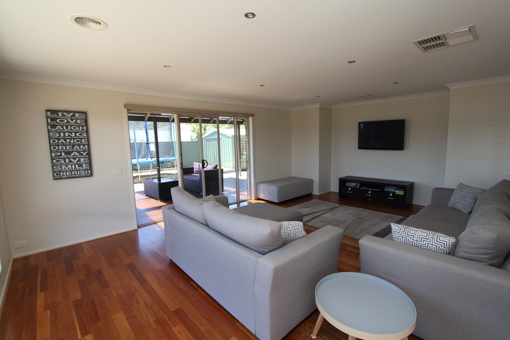 19 Middlin Street BROWN HILL 4