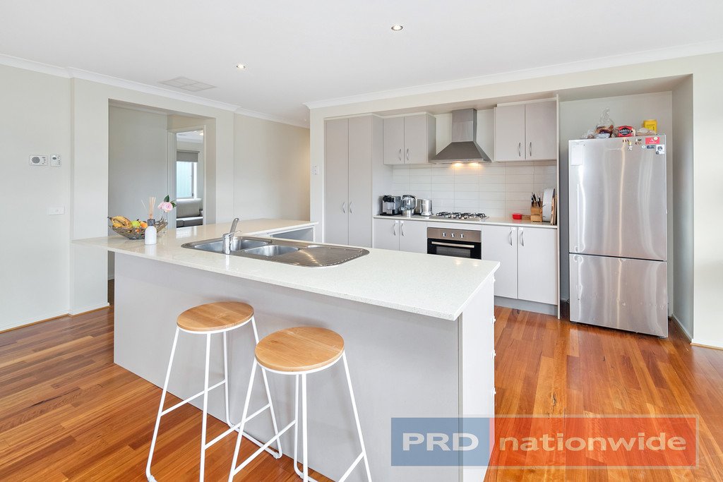 19 Middlin Street BROWN HILL 3