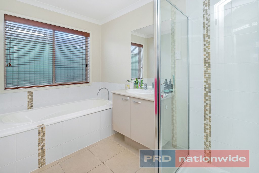 19 Middlin Street BROWN HILL 8