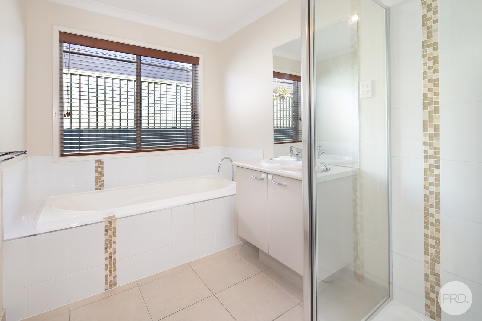 19 Middlin Street BROWN HILL 8