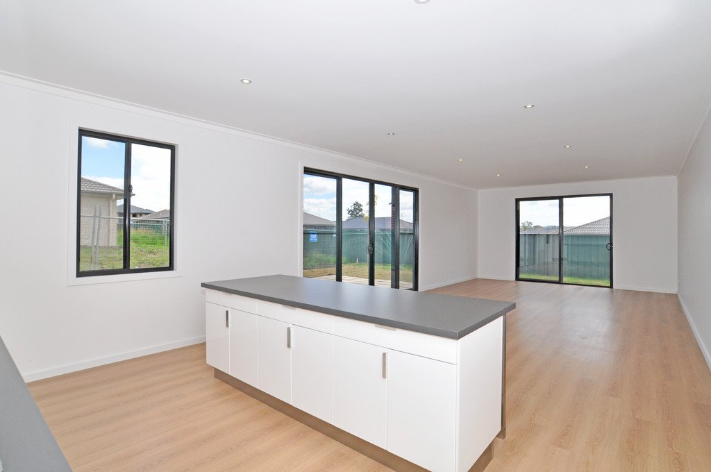 19 Mileham Circuit RUTHERFORD 2