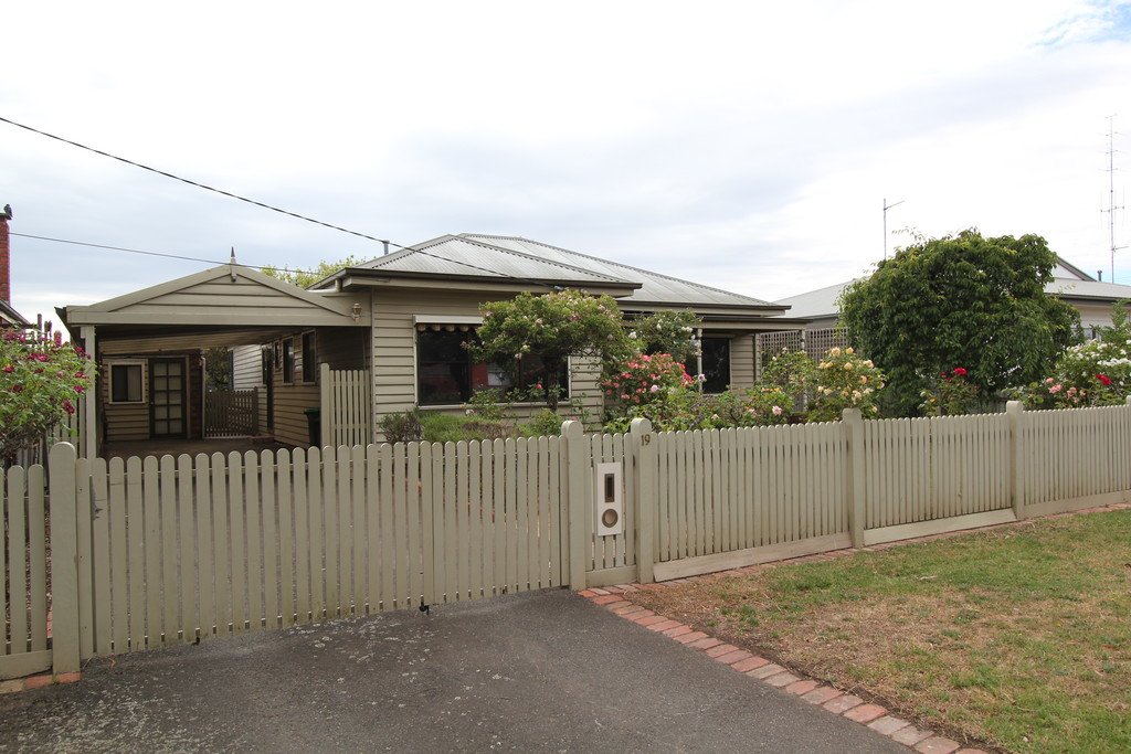 19 Munro Street ALFREDTON 1