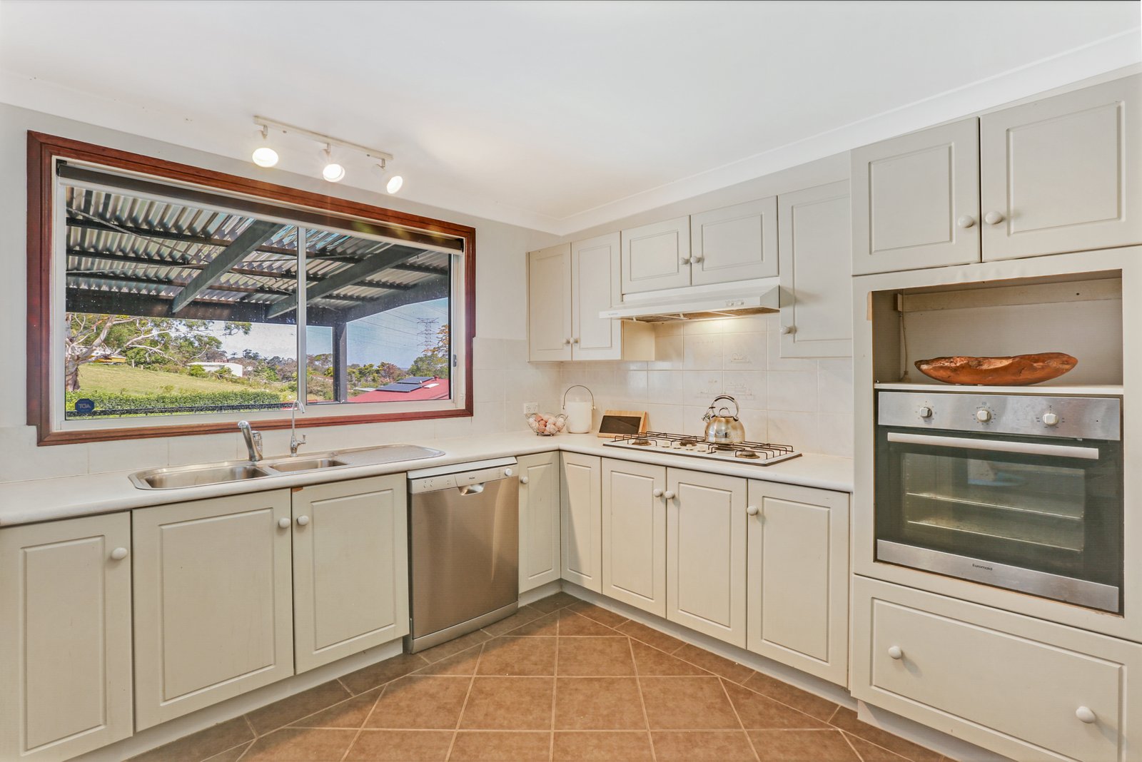 19 Myee Street KANAHOOKA 4