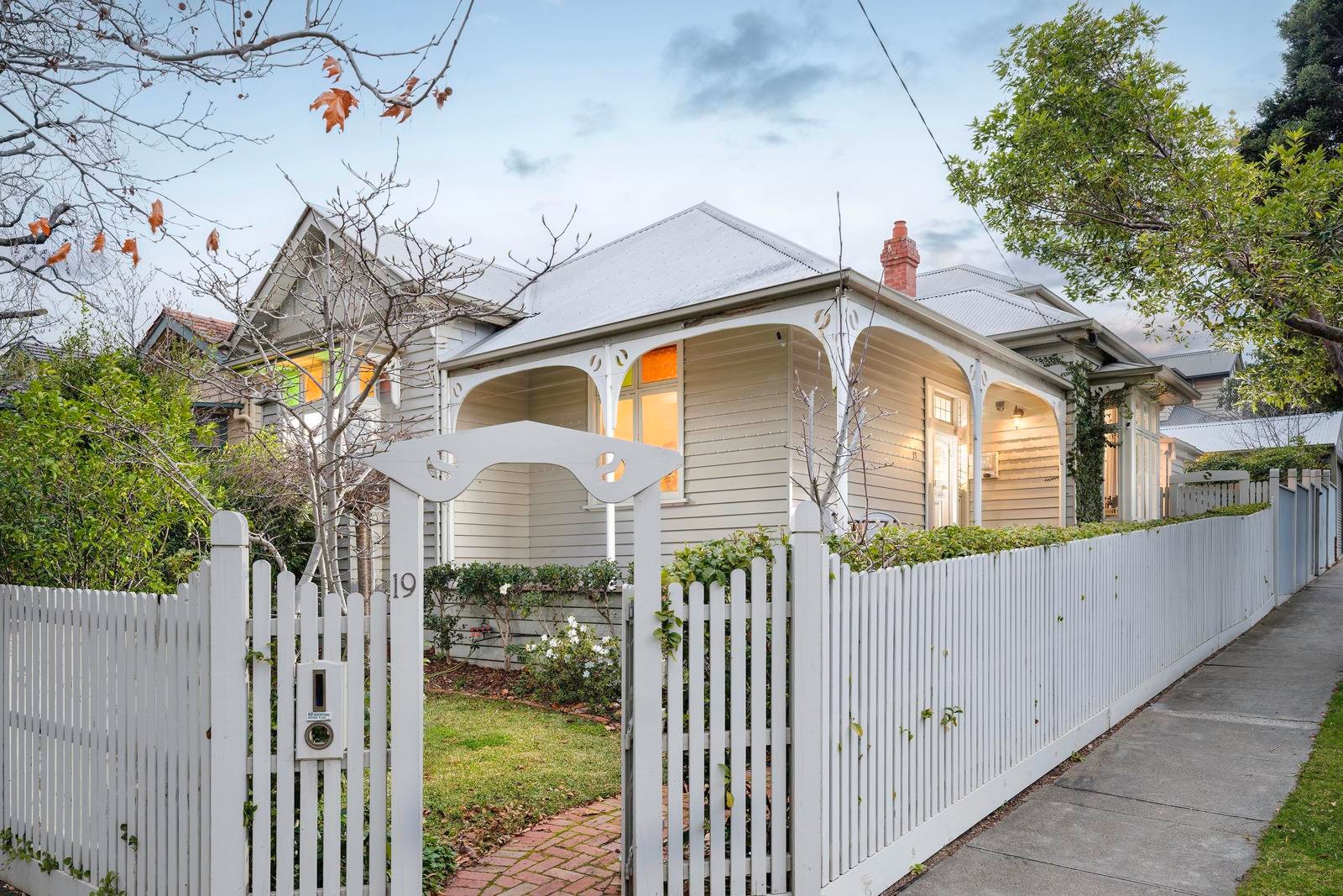 19 Myrnong Crescent, Ascot Vale VIC 3032