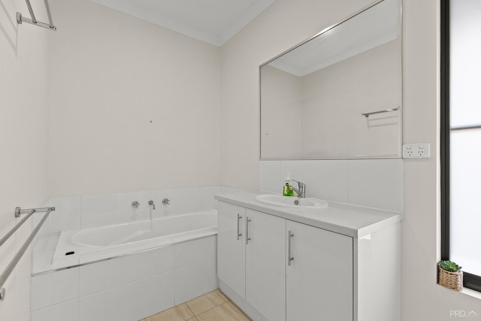 19 Nakamura Avenue BILINGURR 15