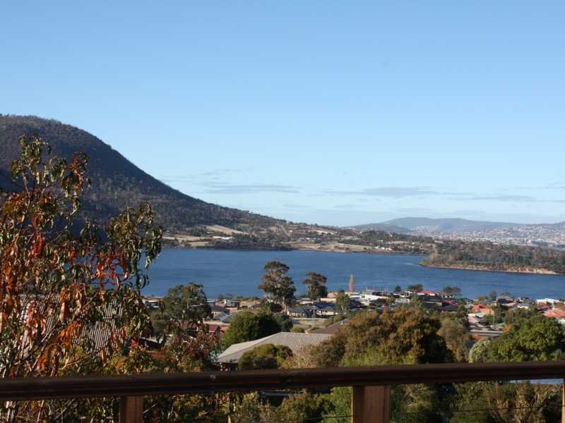 19 Natlee Crescent OLD BEACH 13
