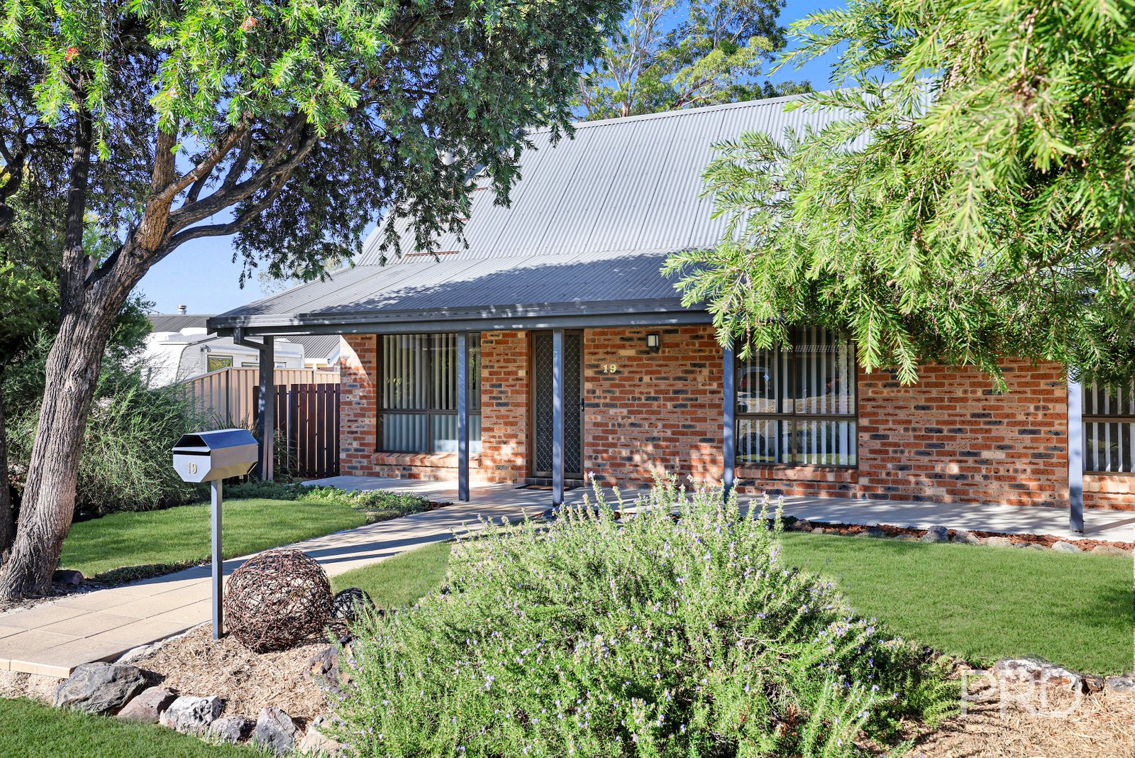 19 Nowland Crescent TAMWORTH 2