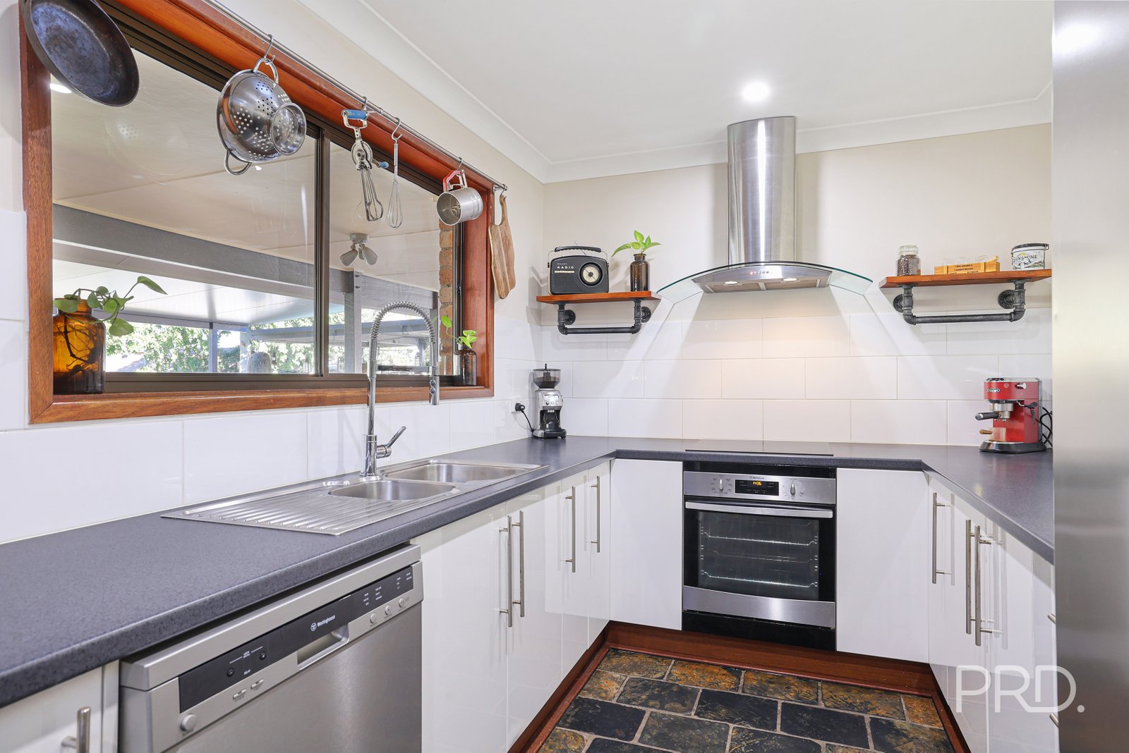 19 Nowland Crescent TAMWORTH 9