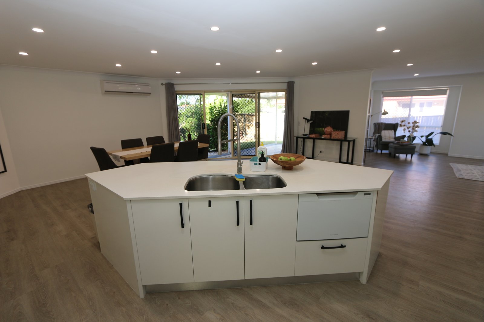 19 Oak Hill Crescent PARKWOOD 4