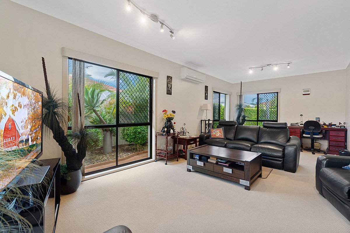 19 Oakridge Place Molendinar 7