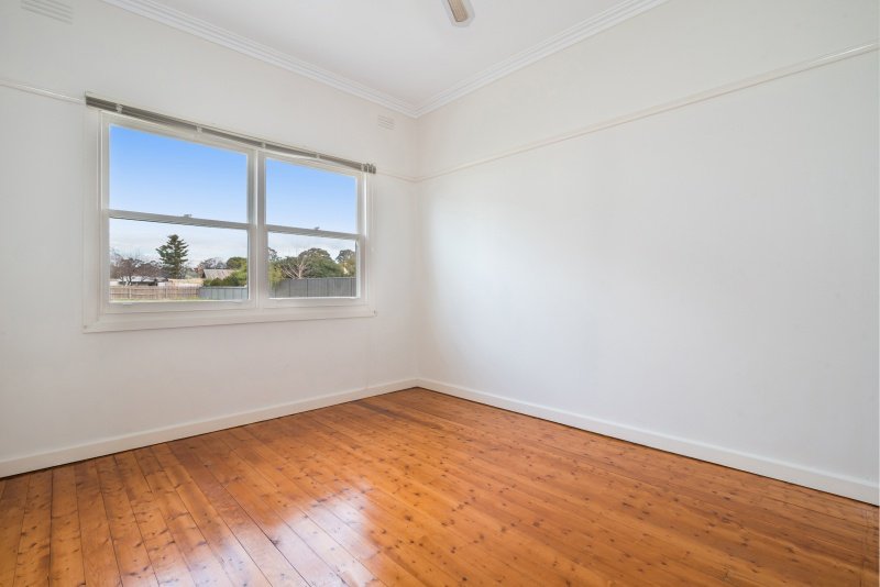 19 Olympic Parade KANGAROO FLAT 6